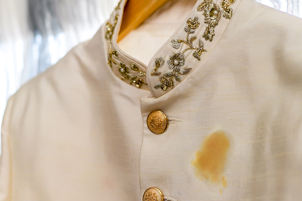 emergency stain removal laundry Kolkata